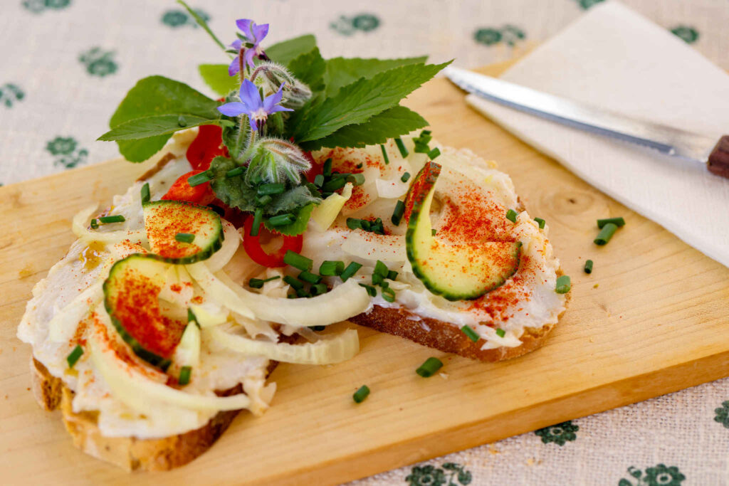 Bratlfettn oder Grammelschmalz-Herzbrot