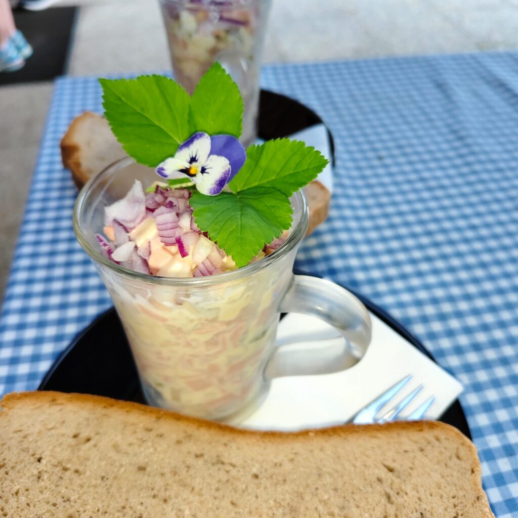 Häferlwurstsalat